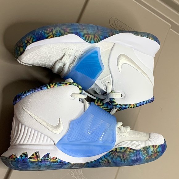 Nike - Picture 5 of 10